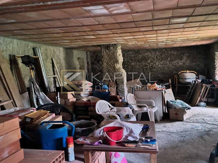 Fužine, Lič - interesantna kuća