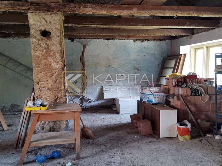 Fužine, Lič - interesantna kuća