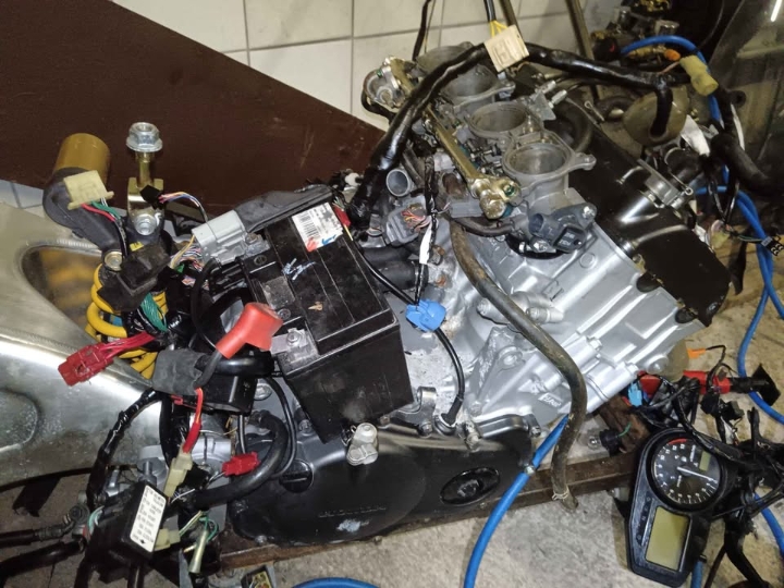 Honda CBR 954