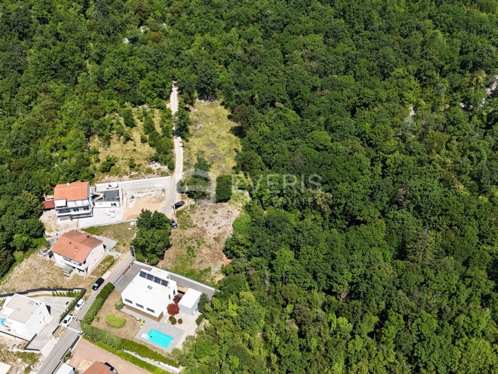 Kastav, građevinsko zemljište s dozvolom 604 m2