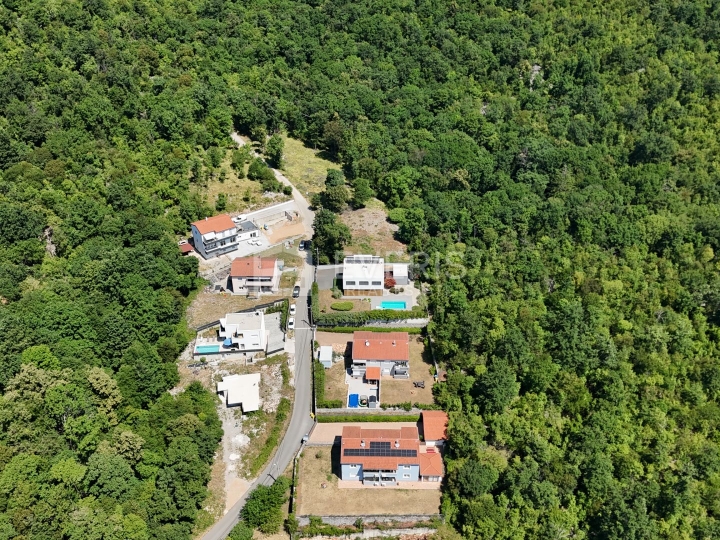 Kastav, građevinsko zemljište s dozvolom 604 m2