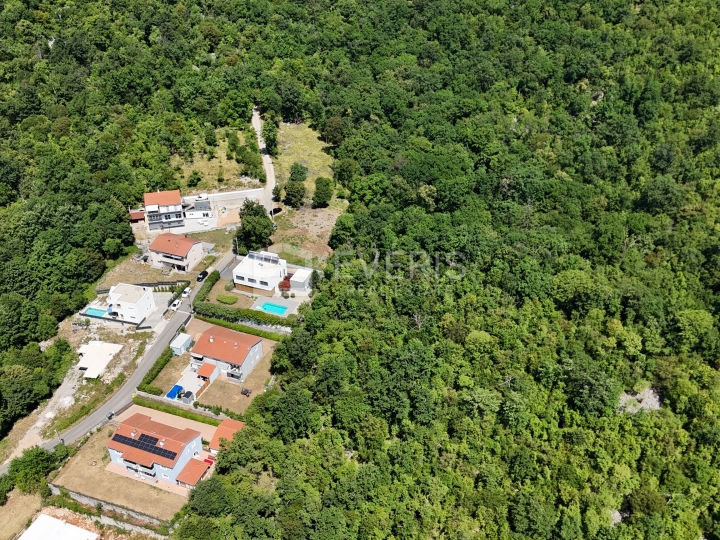 Kastav, građevinsko zemljište s dozvolom 604 m2