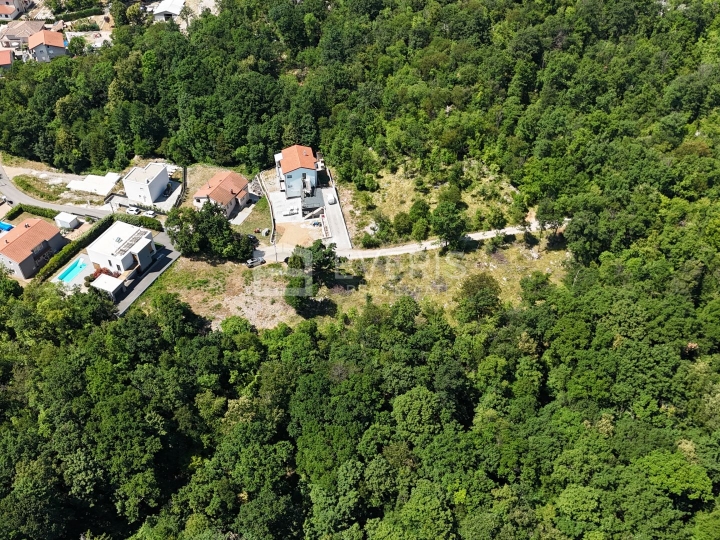 Kastav, građevinsko zemljište s dozvolom 604 m2