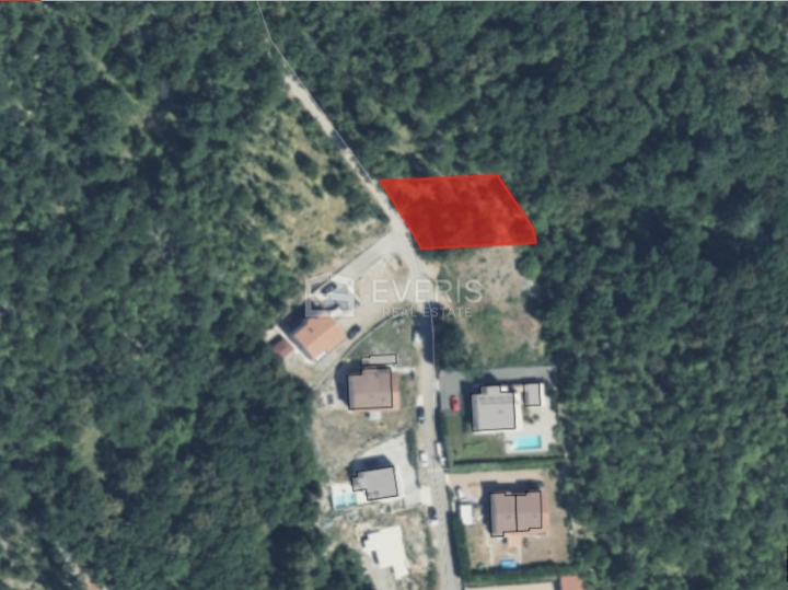 Kastav, građevinsko zemljište s dozvolom 604 m2