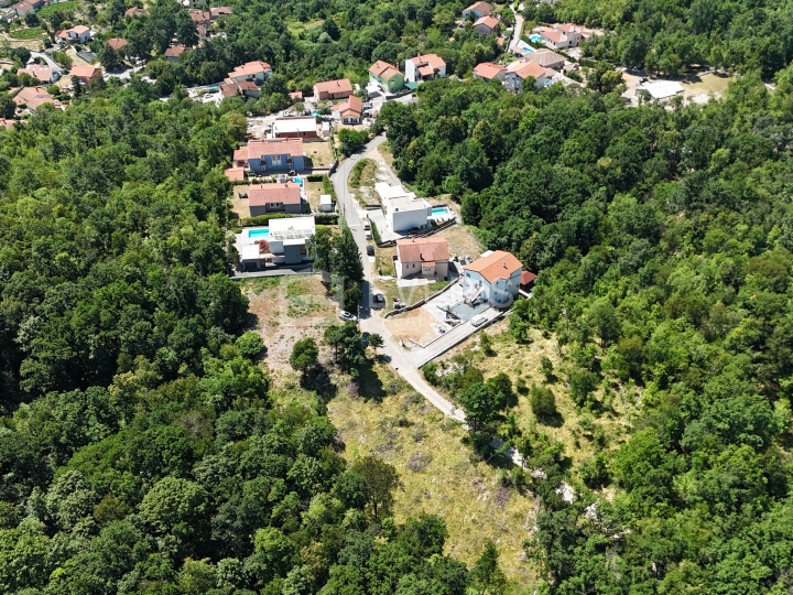 Kastav, građevinsko zemljište s dozvolom 615 m2