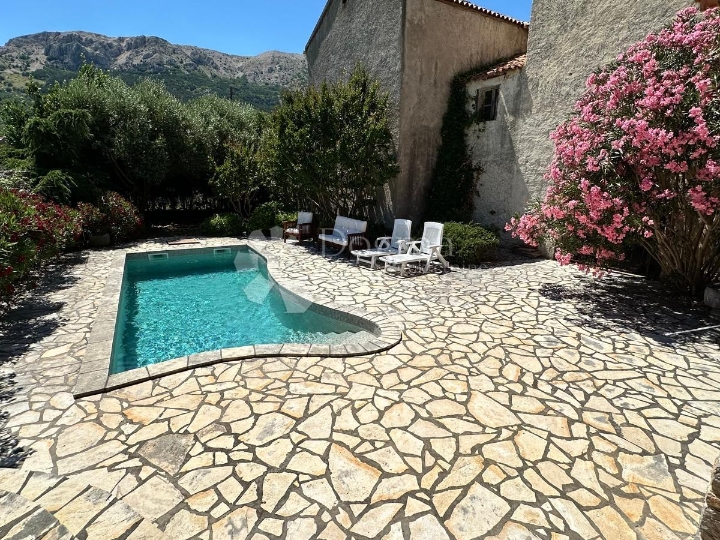 Krk, Baška Draga, kuća s bazenom
