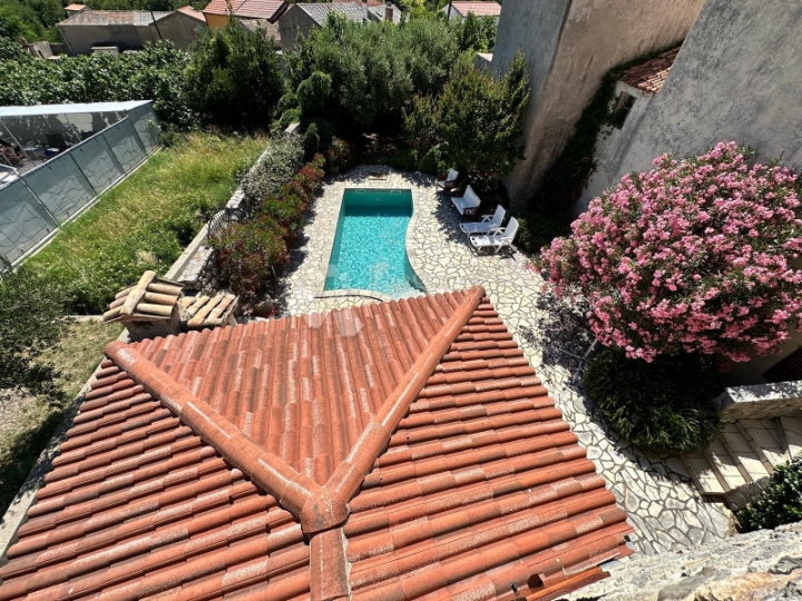 Krk, Baška Draga, kuća s bazenom