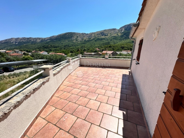 Krk, Baška Draga, kuća s bazenom