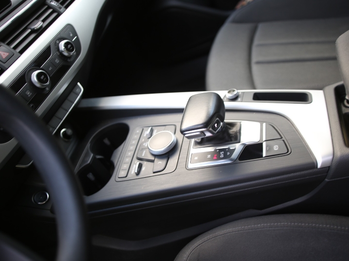 Audi A4 2.0 tdi,  S-tronic odličan