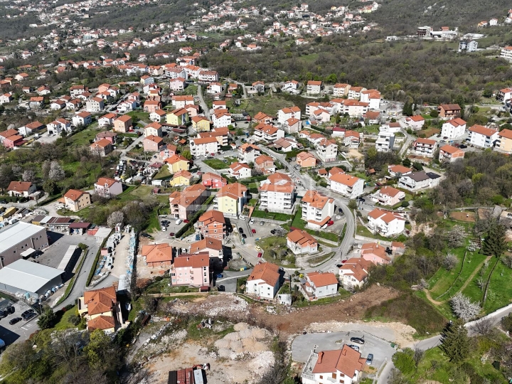 Viškovo, zemljište 1.408 m2 s građevinskom dozvolom