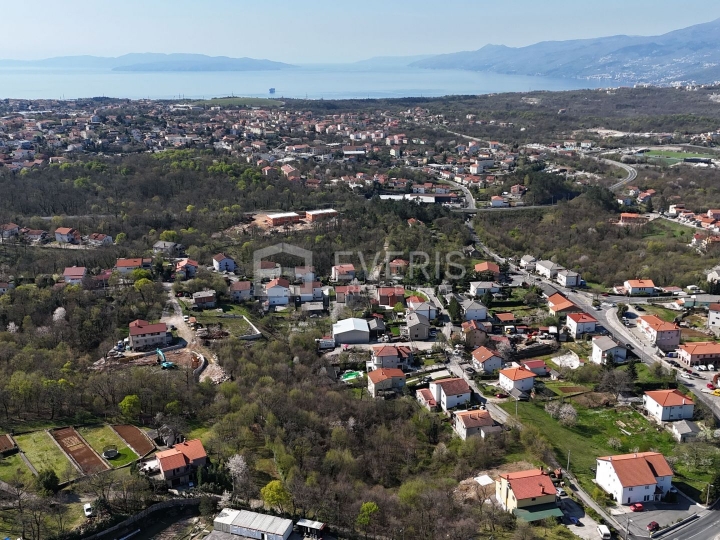Viškovo, zemljište 2.268 m2 s građ. dozvolom, hitno