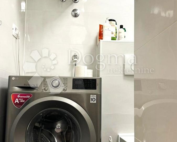 Ekskluzivno - moderno uređeni stan na odličnoj lokaciji