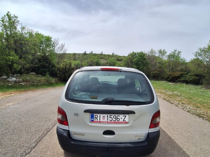 Renault Scenic 1.6i, reg. do 04./2026.