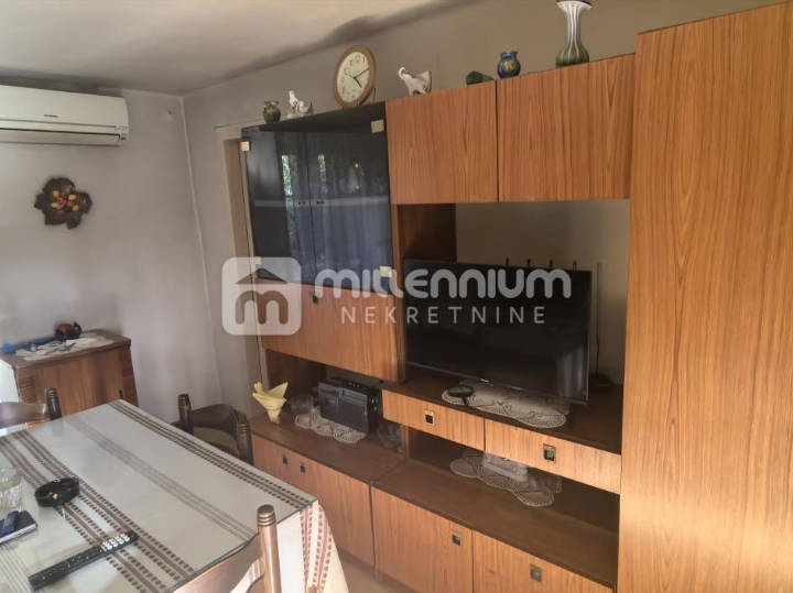 Grobnik, Dražice, kuća u nizu, 160m2, okućnica