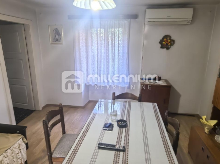 Grobnik, Dražice, kuća u nizu, 160m2, okućnica