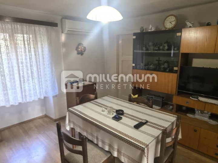Grobnik, Dražice, kuća u nizu, 160m2, okućnica