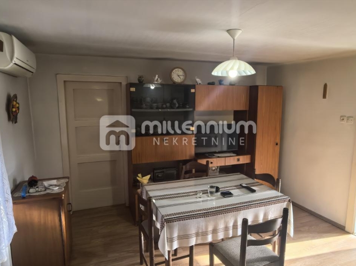 Grobnik, Dražice, kuća u nizu, 160m2, okućnica