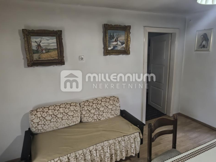 Grobnik, Dražice, kuća u nizu, 160m2, okućnica