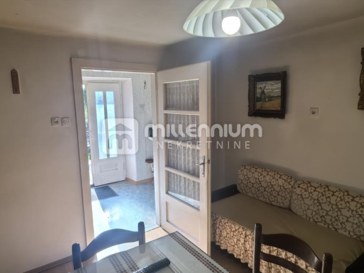 Grobnik, Dražice, kuća u nizu, 160m2, okućnica