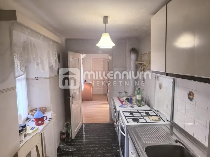 Grobnik, Dražice, kuća u nizu, 160m2, okućnica