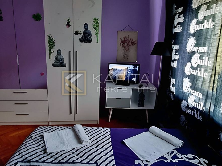 Opatija - stan u stambenoj zgradi s balkonom