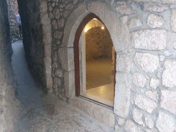 Vrbnik, konoba/poslovni prostor