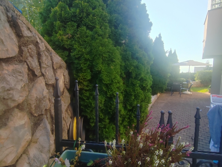 Stan s okućnicom - Malinska