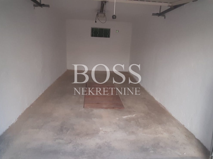 Belveder, garaža 17m2, 250€