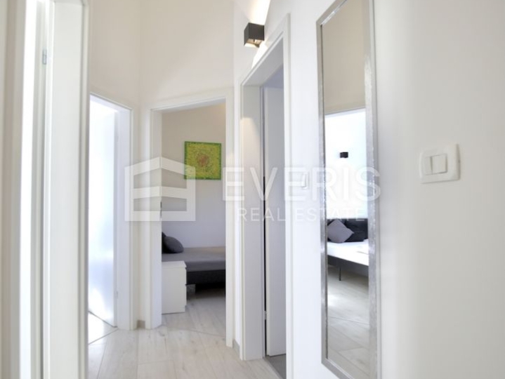 Viškovo, dvoetažan stan, 3S+DB, 99m2, s okućnicom