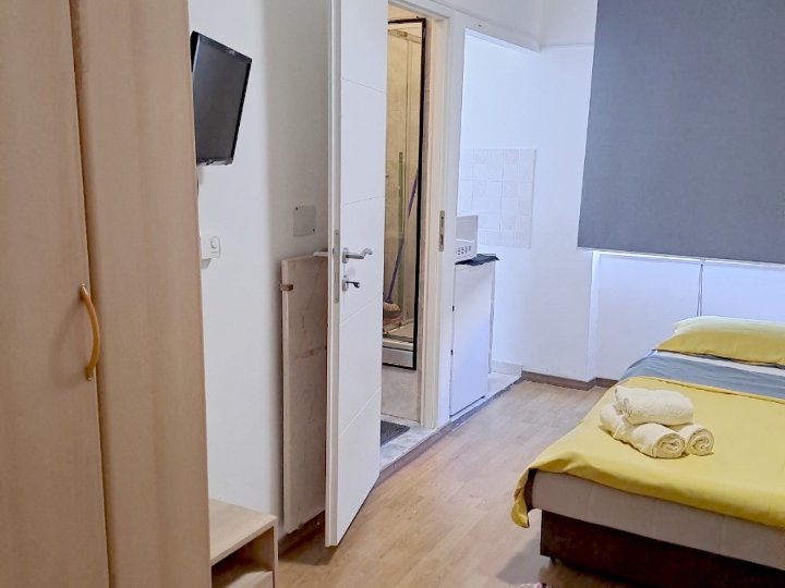 Centar, garsonijera 18 m2, 350 €