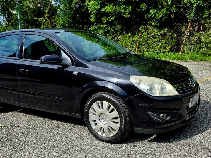 Opel Astra H 1.4 16 V