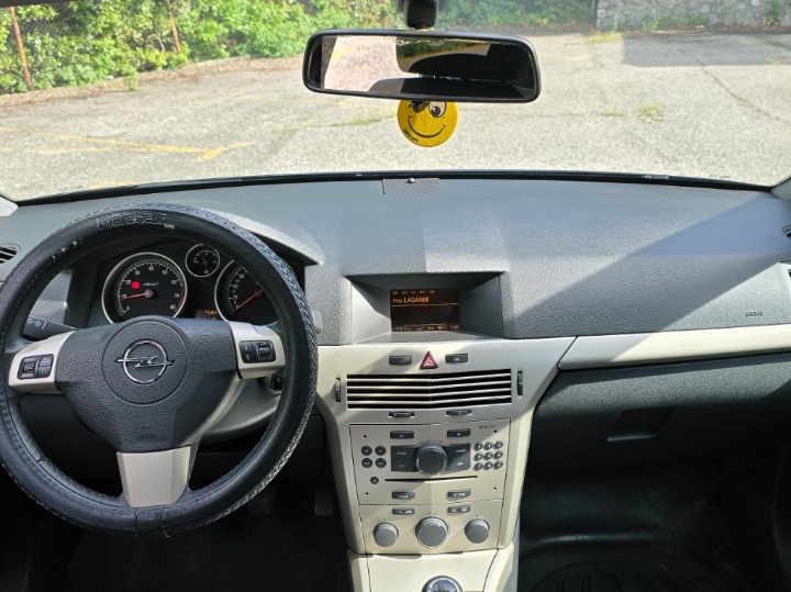 Opel Astra H 1.4 16 V