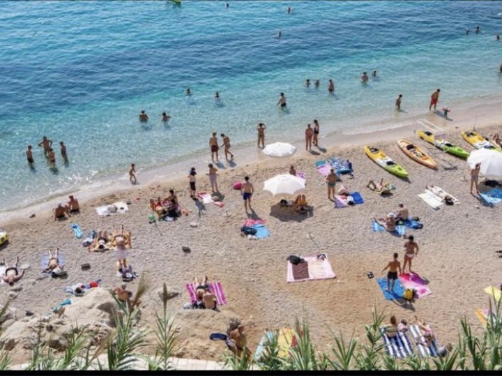 Novalja Pag, uz plažu i more za gradnju T-3 kamp