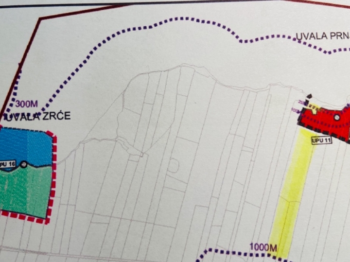 Pag, uz plažu,135.000 m2 s izvorom