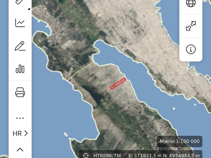 Pag, uz plažu,135.000 m2 s izvorom