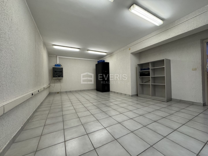 Kastav, Rubeši, poslovni prostor 120 m2, najam