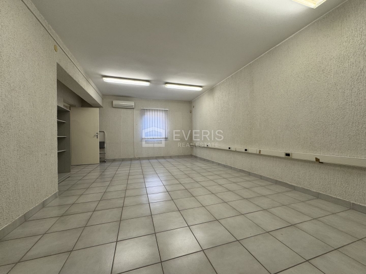 Kastav, Rubeši, poslovni prostor 120 m2, najam