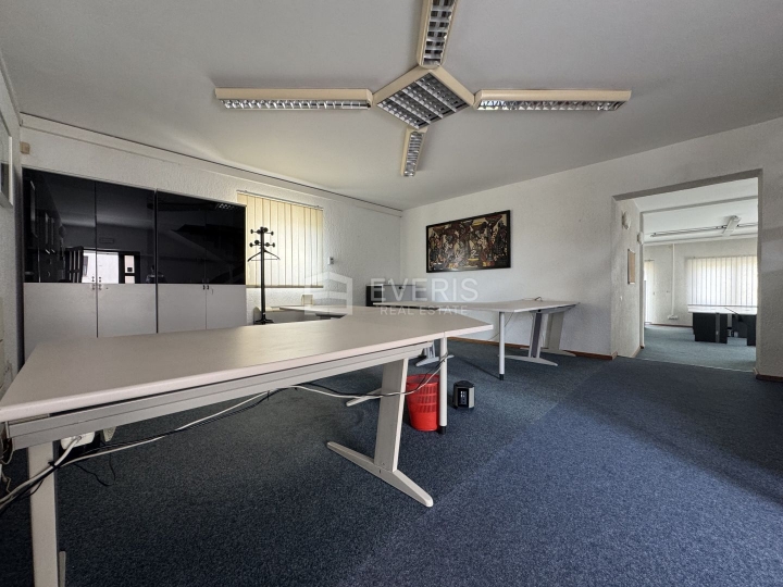 Kastav, Rubeši, poslovni prostor 120 m2, najam