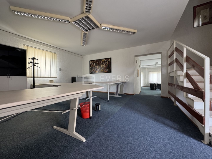 Kastav, Rubeši, poslovni prostor 120 m2, najam