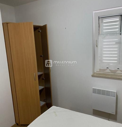 Otok Krk, Malinska, 39.64m2, namješten s lođom