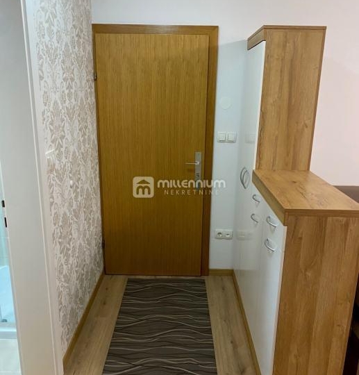 Otok Krk, Malinska, 39.64m2, namješten s lođom