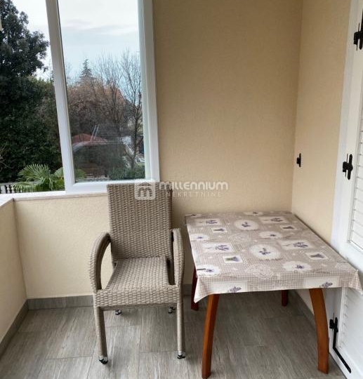 Otok Krk, Malinska, 39.64m2, namješten s lođom