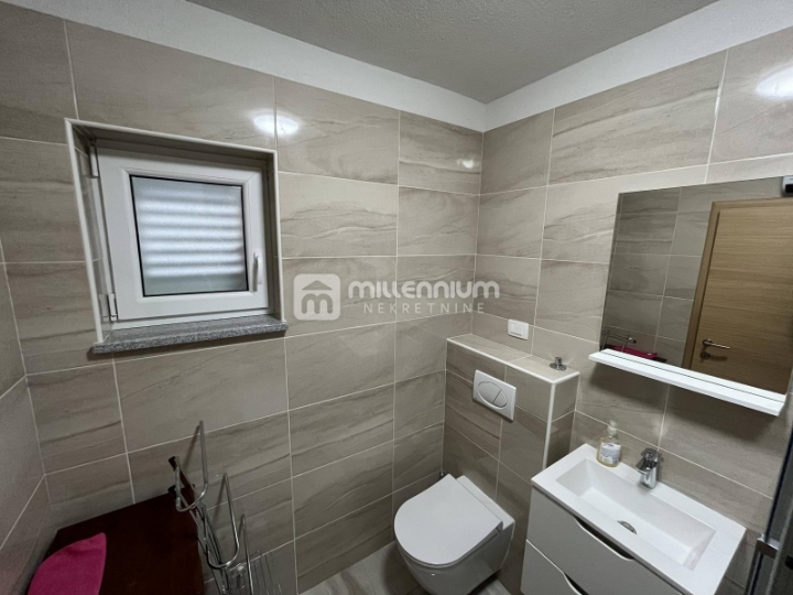 Crikvenica, 36m2, 1S stan s okućnicom i parkingom
