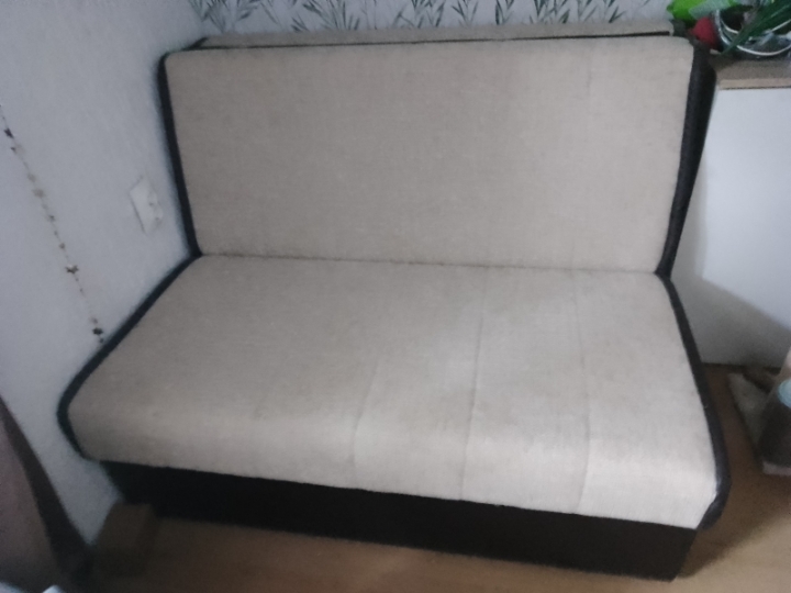 Kauč dvosjed ili krevet sa sandukom