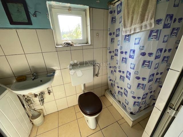 Kastav, starina 200m2-P+1+2, okućnice 670m2!!