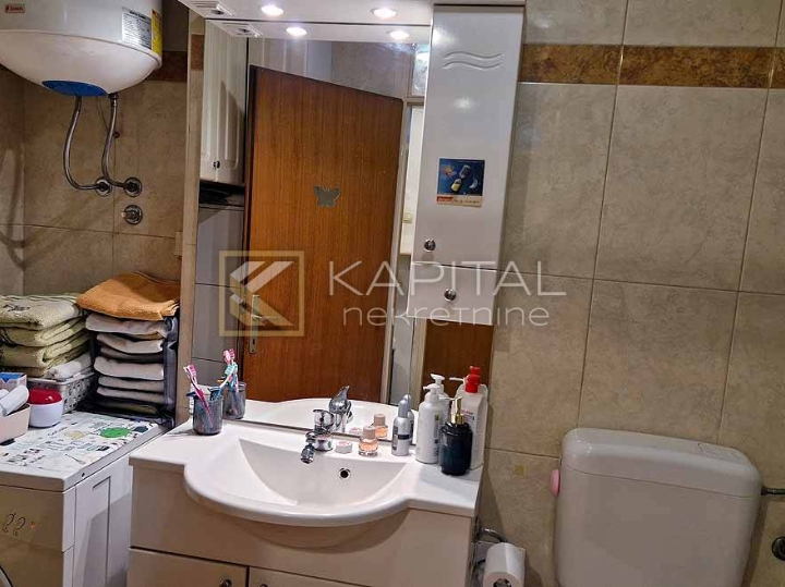 Hosti, 2S+DB u naravi 3S+DB