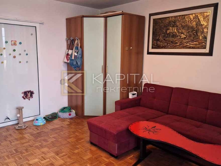 Hosti, 2S+DB u naravi 3S+DB