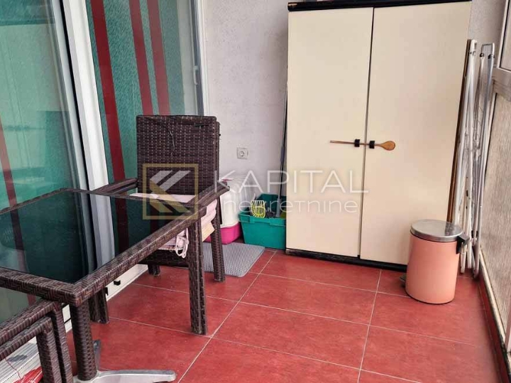 Hosti, 2S+DB u naravi 3S+DB