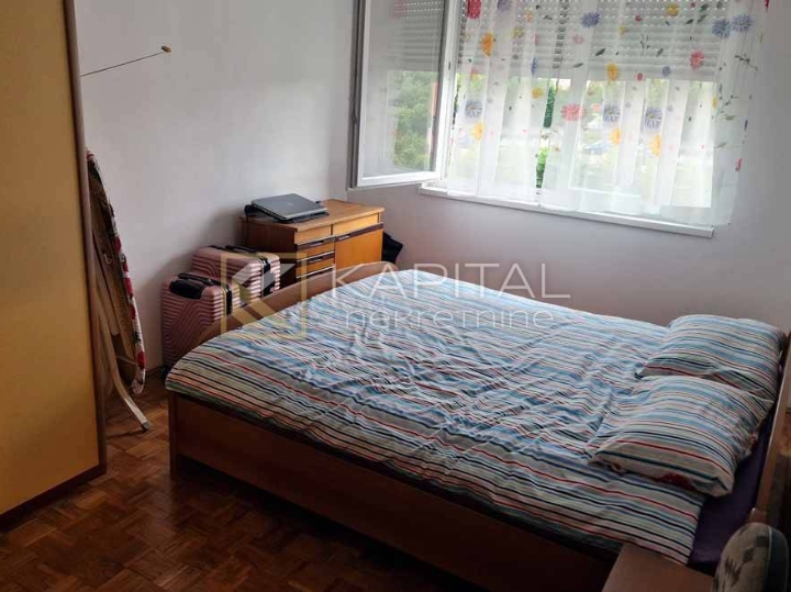 Hosti, 2S+DB u naravi 3S+DB