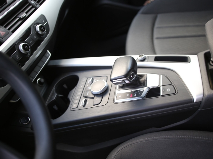 Audi A4, 2.0 tdi, B9, s-tronic 2018